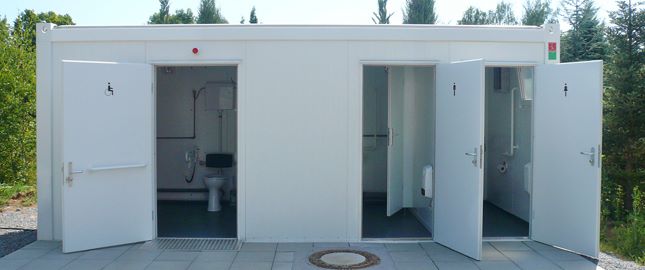Sanitary cabin with disabled access